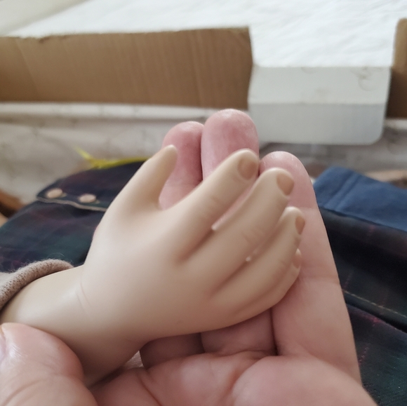 KAYE WIGGS 24 PORCELAIN DOLL - Picture 5 of 16